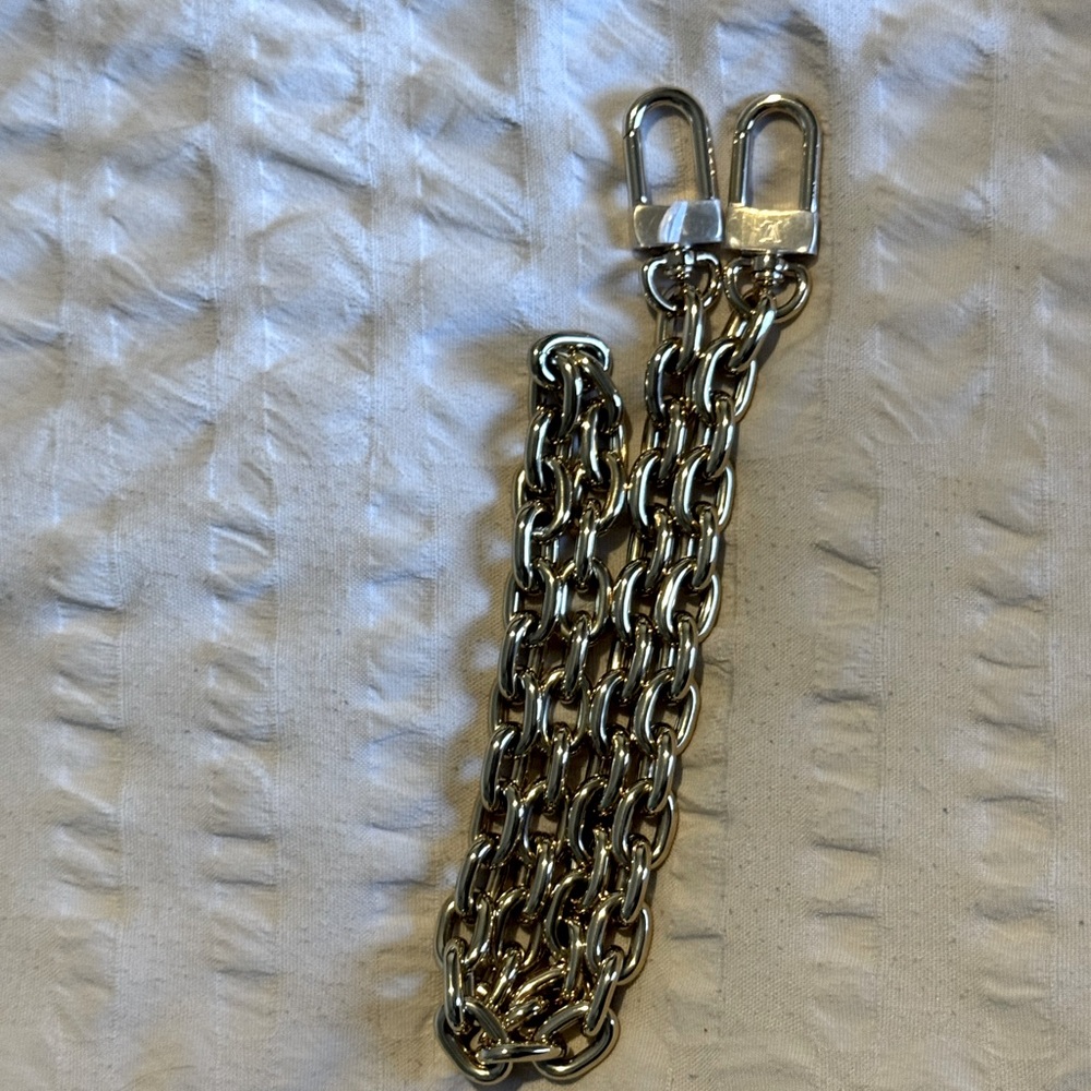 Brand new never used mini bumbag chain